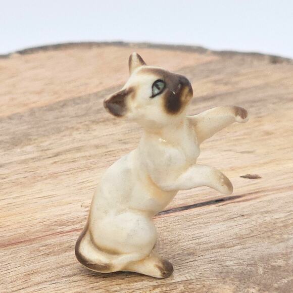 Tiny Dollhouse Vintage Siamese Cat Ceramic Miniature Figurine - Picture 5 of 5